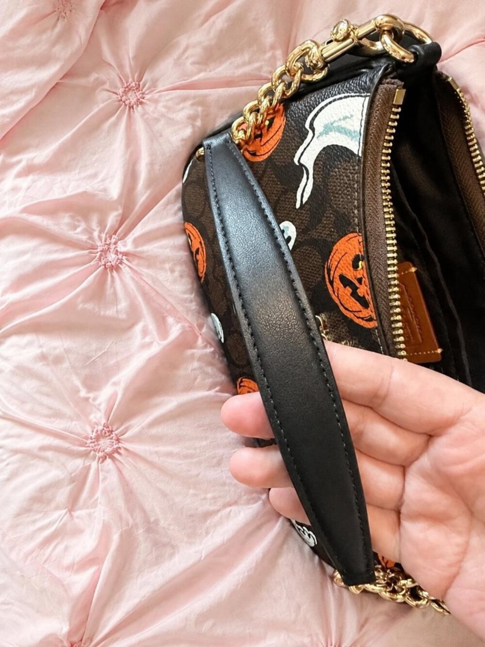 Coach Brown Halloween Ghost & Pumpkin Shoulder Bag with Gold Chain - Picture 4 of 6